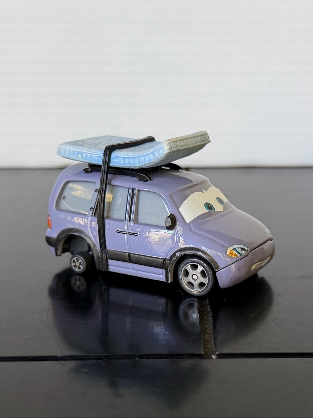 Disney Pixar Cars Leroy Traffik 1:55 scale diecast